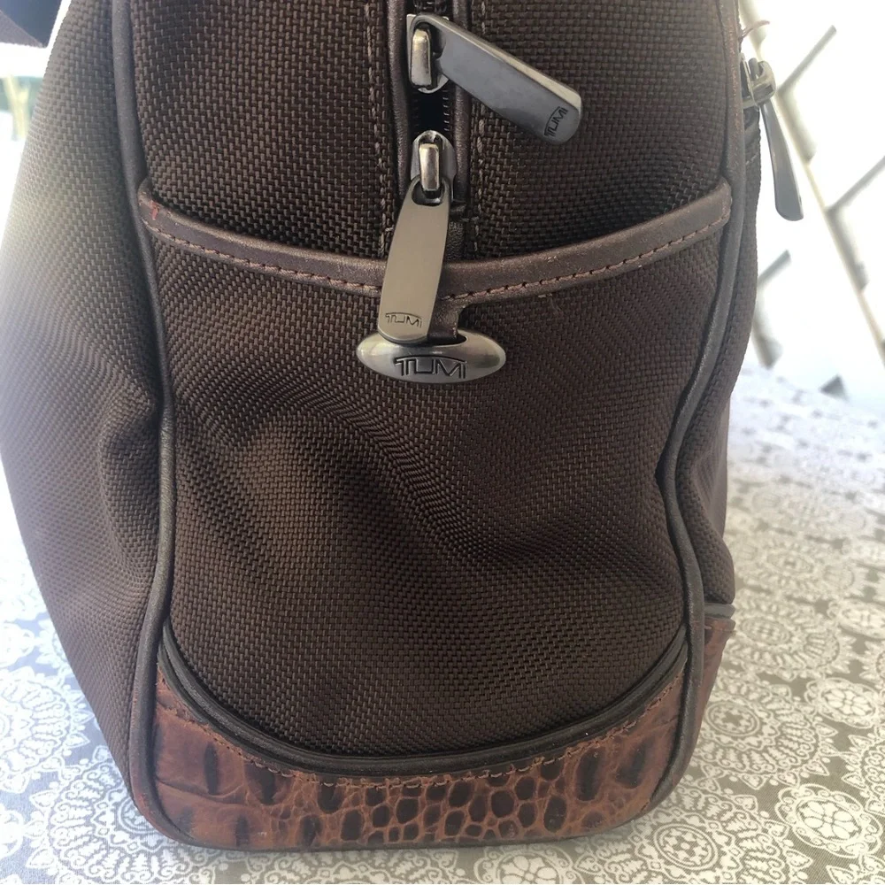 Tumi Multiple Compartment Messenger Bag Laptop Bag Travel Bag Croc Leather